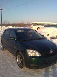 2004 Toyota Corolla Pictures