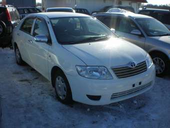 2004 Toyota Corolla Pictures