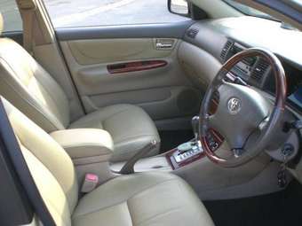 2004 Toyota Corolla Pics