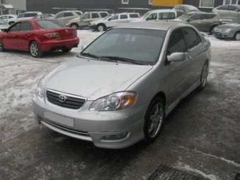 2004 Toyota Corolla Pictures