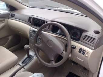2004 Toyota Corolla Pics