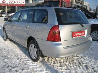 2004 Toyota Corolla Images