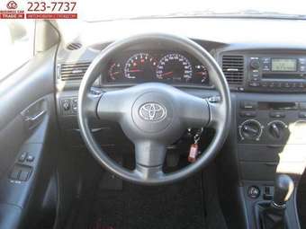 2004 Toyota Corolla Pics