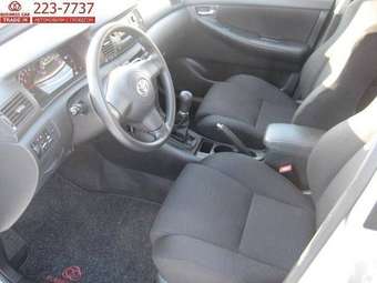 2004 Toyota Corolla Pictures