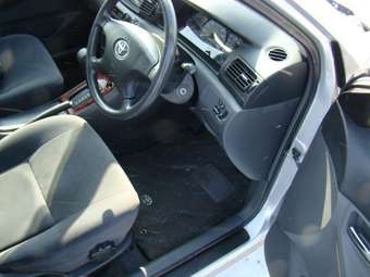 2004 Toyota Corolla Pictures