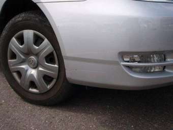 2004 Toyota Corolla Pictures