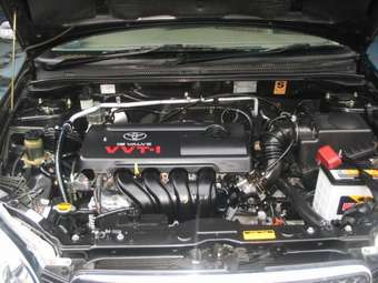 2004 Toyota Corolla Images