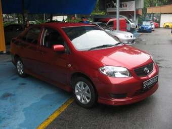 2004 Toyota Corolla Pictures