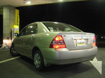 2004 Toyota Corolla Pictures