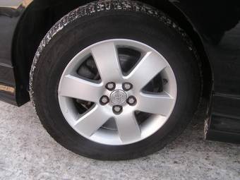 2004 Toyota Corolla Images