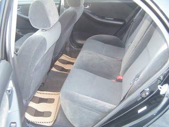 2004 Toyota Corolla Pictures