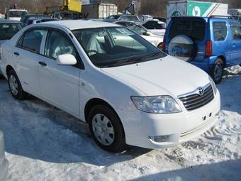 2004 Toyota Corolla Photos