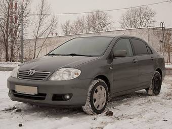2004 Toyota Corolla Pictures