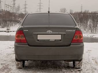 2004 Toyota Corolla Photos