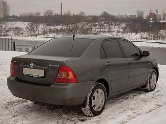 2004 Toyota Corolla Pictures