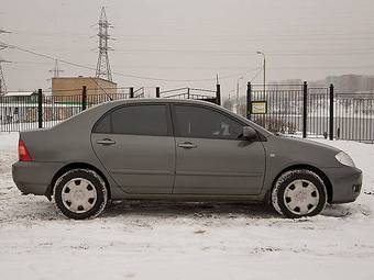 2004 Toyota Corolla Photos