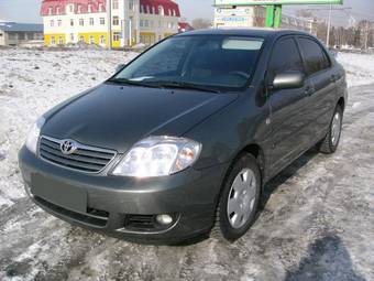 2004 Toyota Corolla Pictures