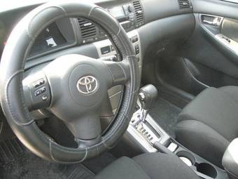 2004 Toyota Corolla Pictures