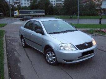 2004 Toyota Corolla Pics