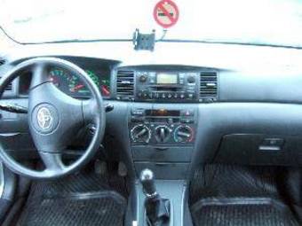 2004 Toyota Corolla Pictures