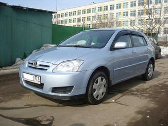 2004 Toyota Corolla Photos