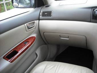 2004 Toyota Corolla Photos