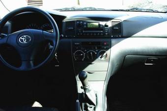 2004 Toyota Corolla Photos