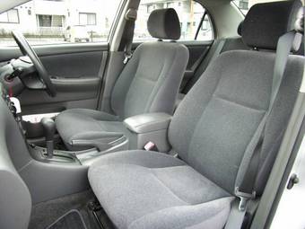 2004 Toyota Corolla Pictures