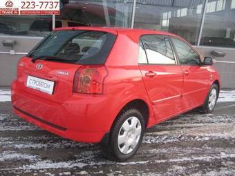 2004 Toyota Corolla Pictures