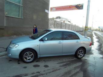 2004 Toyota Corolla Pictures