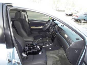 2004 Toyota Corolla Photos