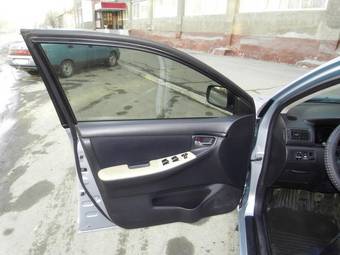 2004 Toyota Corolla Photos