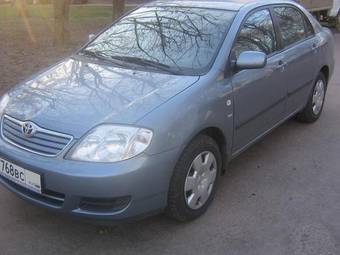 2004 Toyota Corolla Pictures