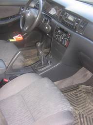 2004 Toyota Corolla Pictures