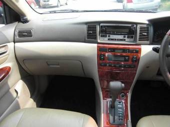 2004 Toyota Corolla Photos