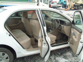 2004 Toyota Corolla Pictures