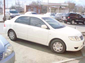 2004 Toyota Corolla Photos