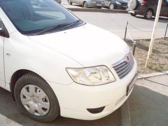 2004 Toyota Corolla Pictures