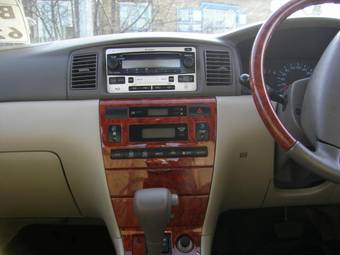 2004 Toyota Corolla Pictures