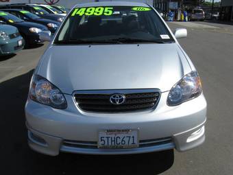 2004 Toyota Corolla Pictures