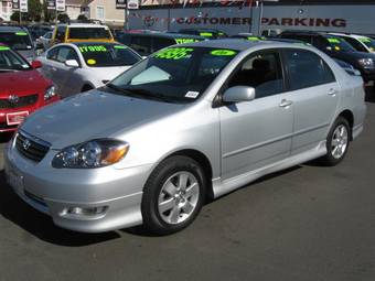 2004 Toyota Corolla Photos