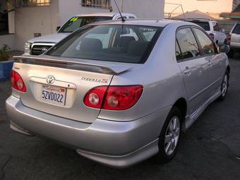 2004 Toyota Corolla Pictures