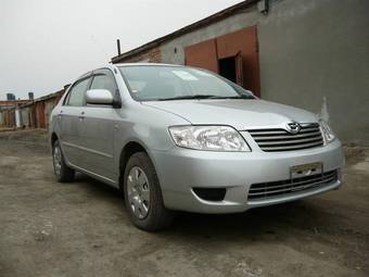 2004 Toyota Corolla Pictures