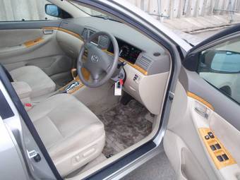 2004 Toyota Corolla Pictures