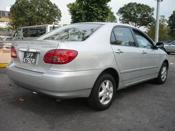 2004 Toyota Corolla Pictures