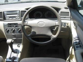 2004 Toyota Corolla Pics