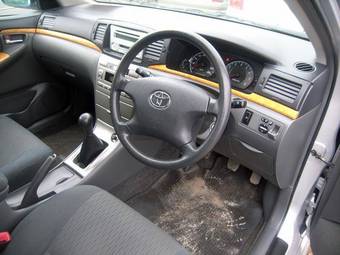 2004 Toyota Corolla Images