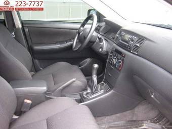 2004 Toyota Corolla Pictures