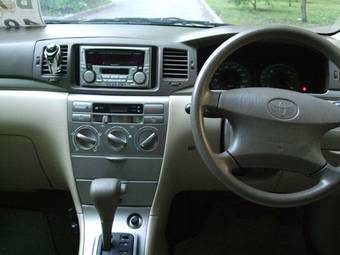 2004 Toyota Corolla Pictures