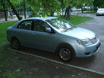 2004 Toyota Corolla Photos